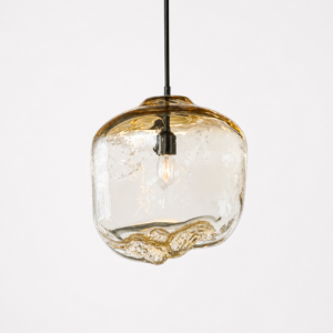 Pendel loftlampe i mundblæst glas fra BLÆS